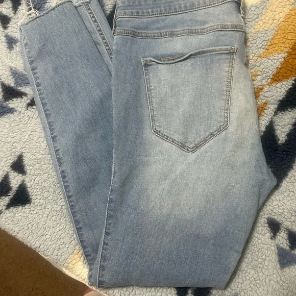 Hollister Distressed Light Blue Skinny Jeans - Picture 3 of 5